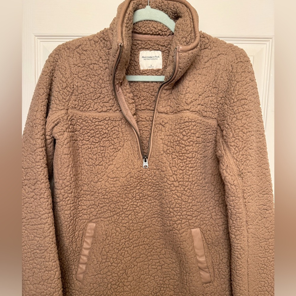 Abercrombie & Fitch Sherpa Pullover - S